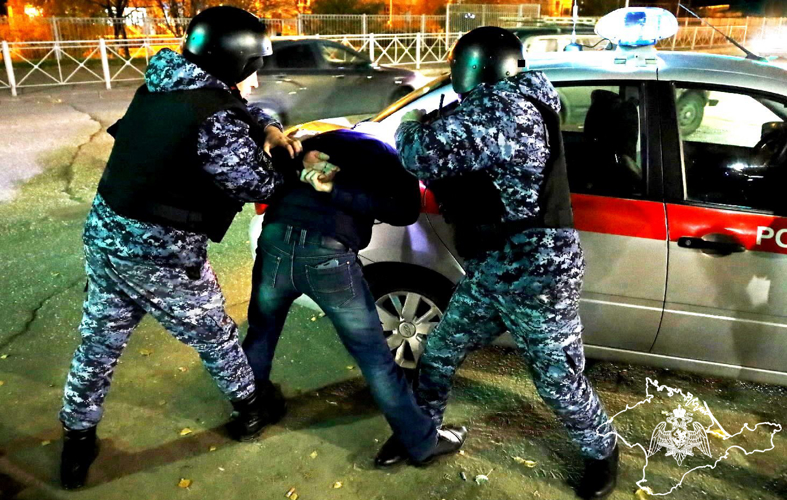 Сразу три правонарушения пресекли росгвардейцы в Симферополе