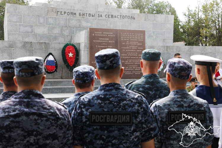 К всероссийской патриотической акции присоединились росгвардейцы в Севастополе