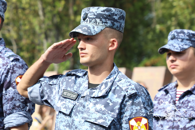 К всероссийской патриотической акции присоединились росгвардейцы в Севастополе