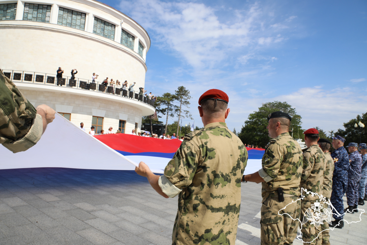 К всероссийской патриотической акции присоединились росгвардейцы в Севастополе
