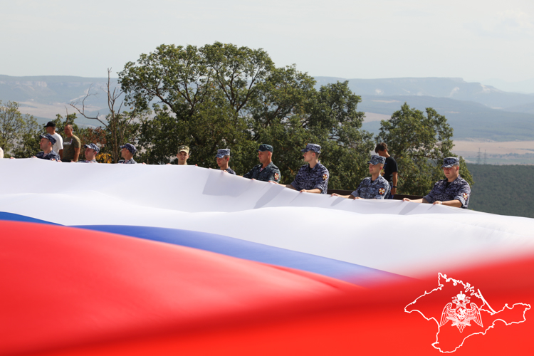 К всероссийской патриотической акции присоединились росгвардейцы в Севастополе