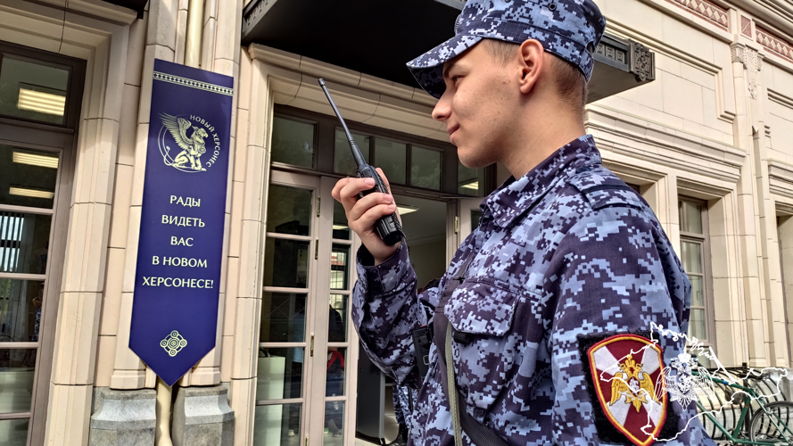 РОСГВАРДЕЙЦЫ ОБЕСПЕЧИЛИ БЕЗОПАСНОСТЬ РАБОЧЕГО ВИЗИТА ПРЕДСЕДАТЕЛЯ СОВЕТА ФЕДЕРАЦИИ В СЕВАСТОПОЛЬ