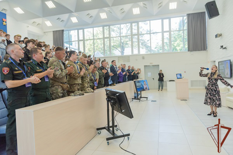 Росгвардейцы в Севастополе приняли участие в военно-патриотическом форуме «Знание. Герои»