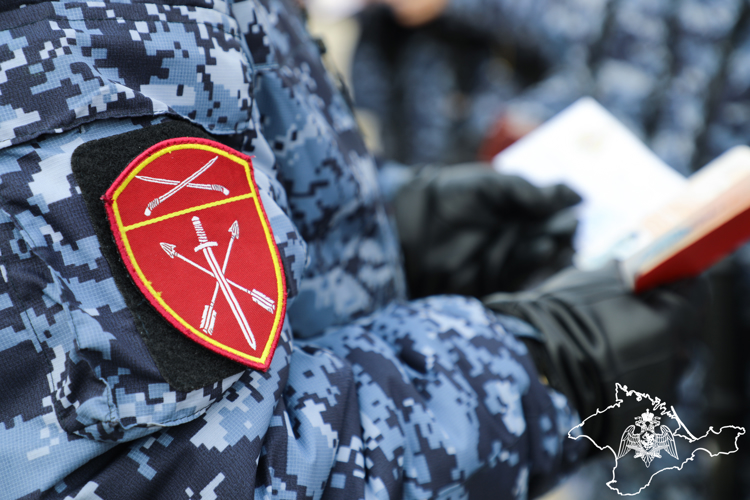 Совместный гарнизонный развод нарядов Росгвардии и полиции состоялся в Крыму