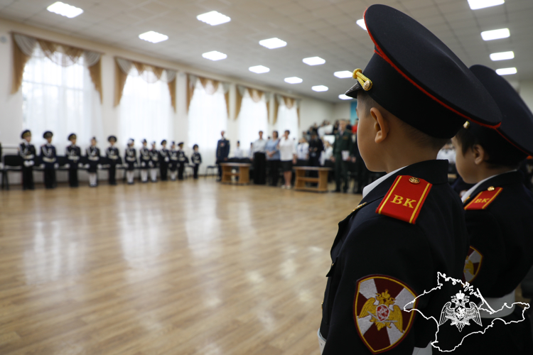 Присяга профильных классов Росгвардии состоялась в Крыму