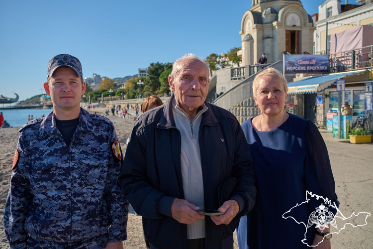 Военнослужащие Росгвардии в Ялте почтили память погибших на теплоходе «Армения»
