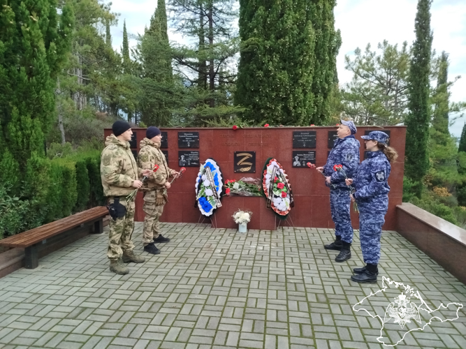 В Крыму и Севастополе росгвардейцы провели мероприятия в честь Дня Героев Отечества