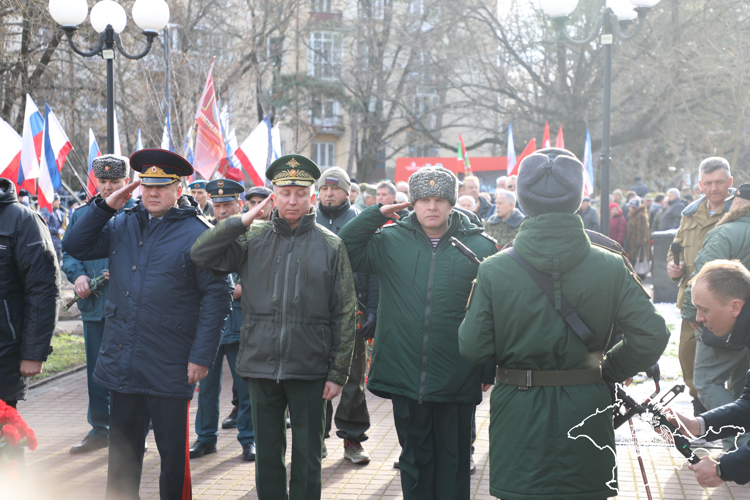 Росгвардейцы в Крыму и Севастополе почтили память россиян, исполнявших воинский долг за пределами Отечества