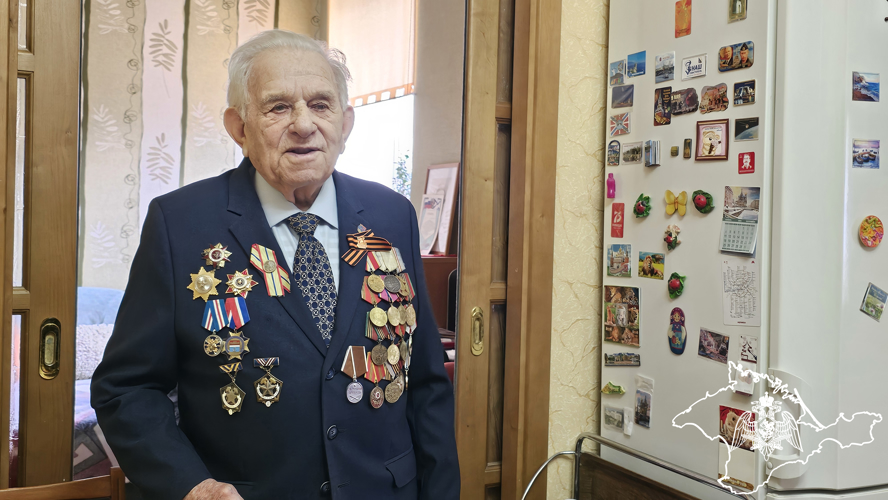 В Севастополе росгвардейцы поздравили с праздником ветерана Великой Отечественной войны