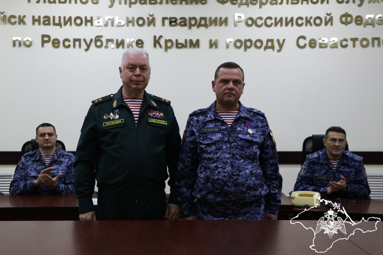 В Крыму росгвардейцы награждены ведомственными наградами