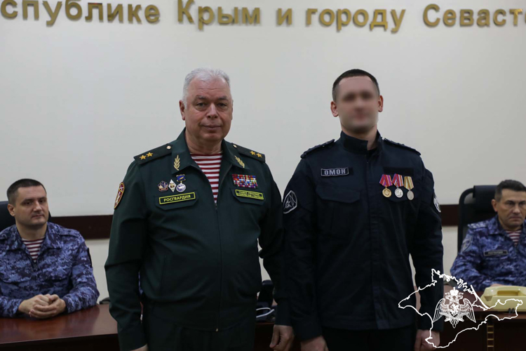 В Крыму росгвардейцы награждены ведомственными наградами