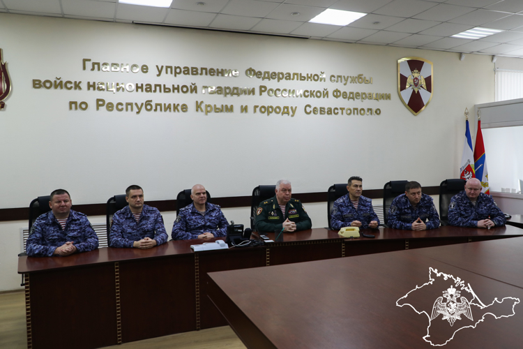 В Крыму росгвардейцы награждены ведомственными наградами