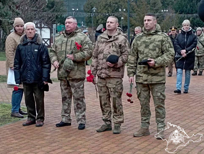 Росгвардейцы в Крыму и Севастополе почтили память россиян, исполнявших воинский долг за пределами Отечества