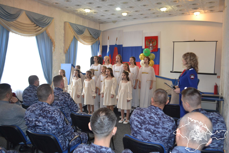 В Крыму росгвардейцы награждены ведомственными наградами