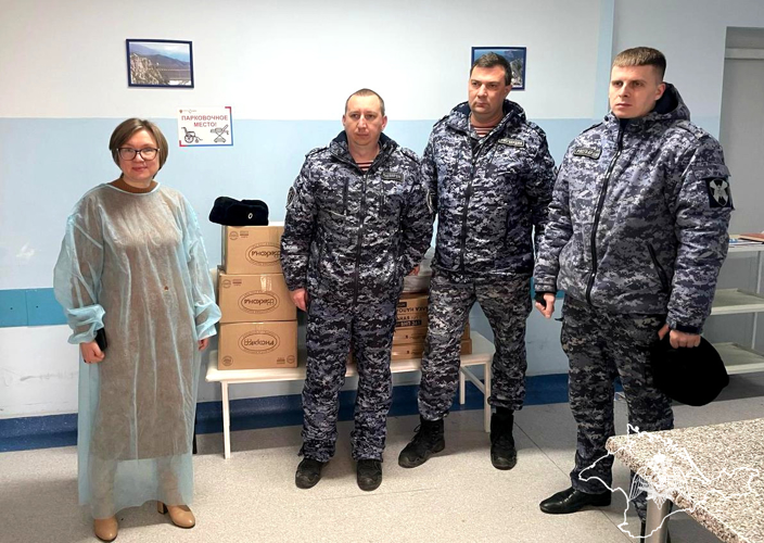 Росгвардейцы поддерживают участников спецоперации, находящихся на лечении в медицинских учреждениях Крыма