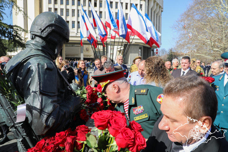 Представители Росгвардии присоединилась к празднованию 11-й годовщины воссоединения Крыма с Россией