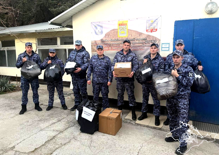 Росгвардейцы передали очередную партию благотворительной помощи малообеспеченным жителям Ялты