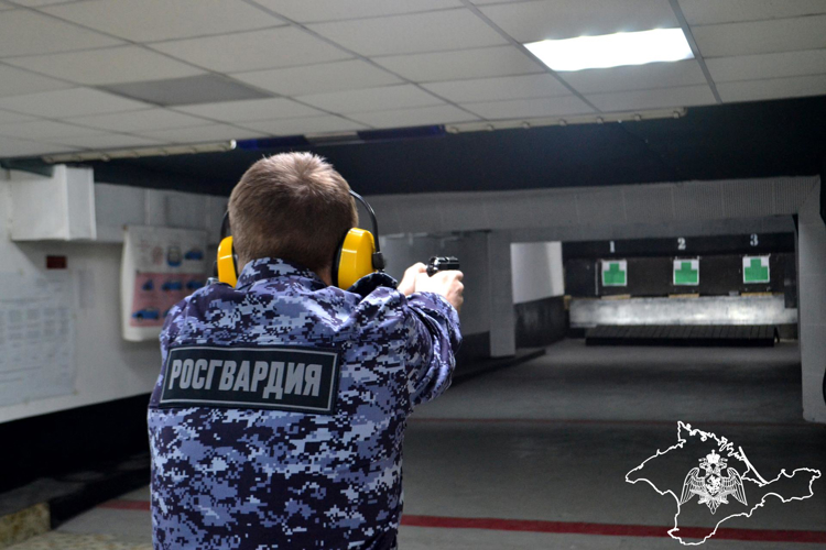 Росгвардейцы приняли участие в соревнованиях по стрельбе, посвященных 9-й годовщине ведомства