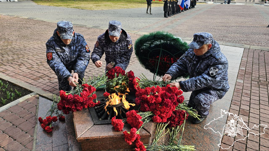 В Севастополе росгвардейцы присоединились к празднованию 11- летия воссоединения Крыма с Россией