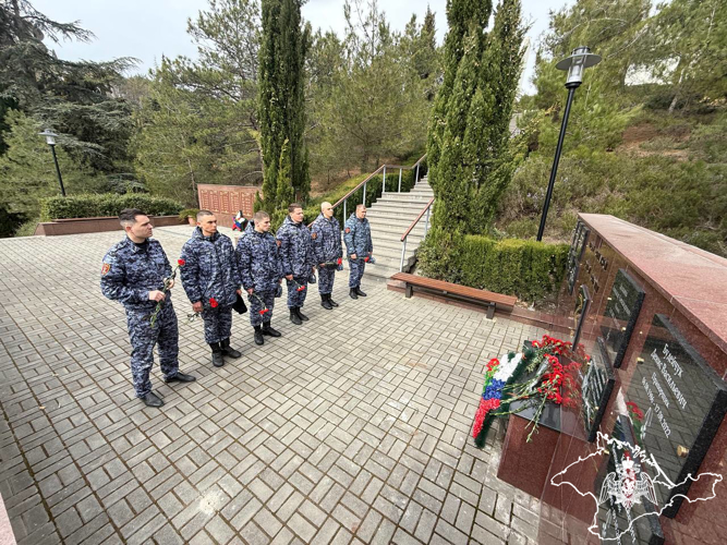 Ялтинские росгвардейцы почтили память героев Специальной военной операции в День войск национальной гвардии России