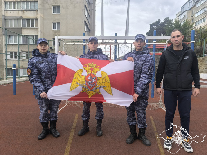 В Ялте военнослужащие Росгвардии провели спортивное мероприятие для горожан