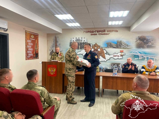 В Керчи сотрудники ОМОН отметили годовщину со дня образования спецподразделения