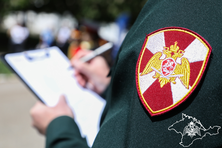 Офицеры Росгвардии приняли участие в региональном этапе военно-патриотической игры «Зарница 2.0» в Крыму
