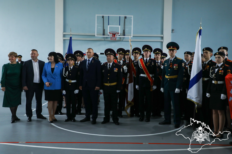 Подшефные классы Росгвардии стали участниками парада кадетов в Крыму