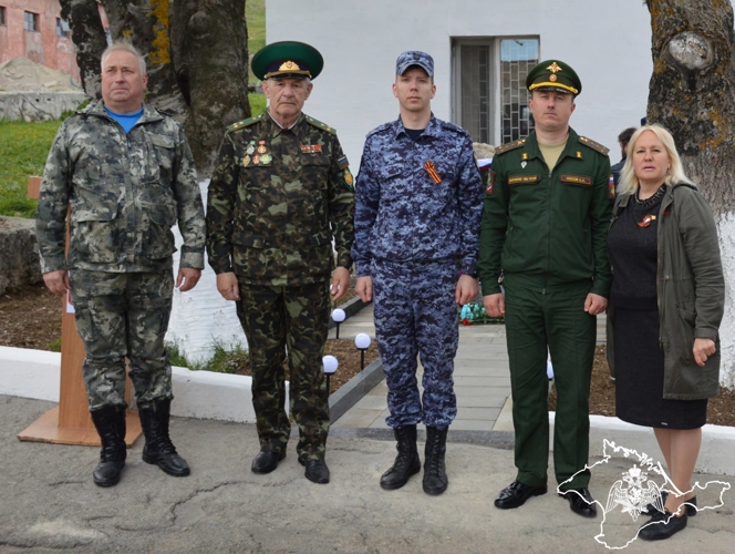 В Ялте росгвардейцы стали участниками открытия памятника героям Специальной военной операции 
