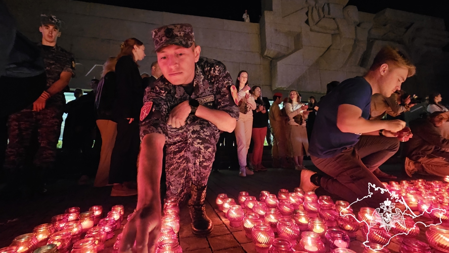В Крыму и Севастополе росгвардейцы почтили память павших в годы Великой Отечественной войны