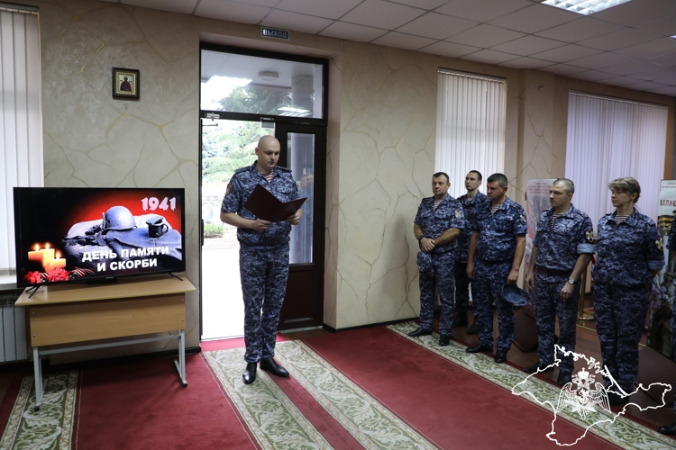 В Крыму и Севастополе росгвардейцы почтили память павших в годы Великой Отечественной войны