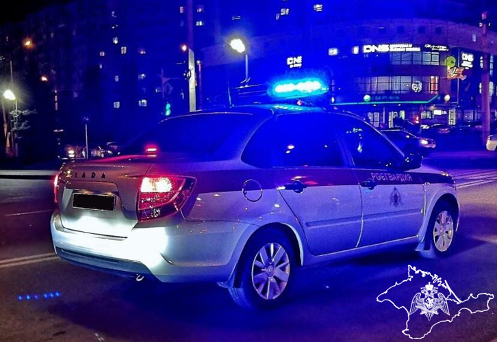 Росгвардеец в Крыму предотвратил аварийную ситуацию на дороге