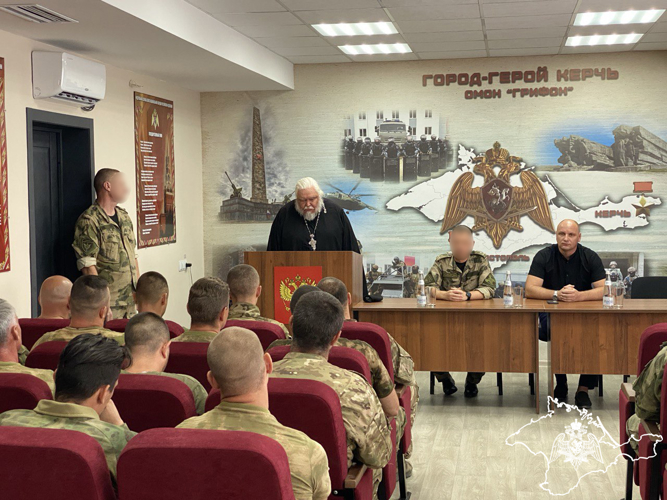 В Керчи чествовали сотрудников ОМОН «Грифон» Росгвардии