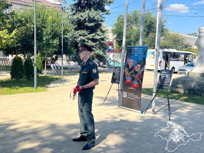 В Симферополе Росгвардейцы приняли участие в мероприятиях, посвященных памяти погибшим волонтёрам