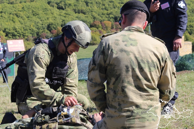 Сотрудник ОМОН «Беркут» прошел испытания на знак отличия в Южном округе Росгвардии