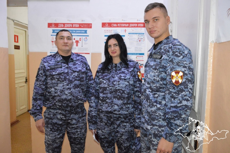 Военнослужащие Росгвардии стали донорами крови в Ялте