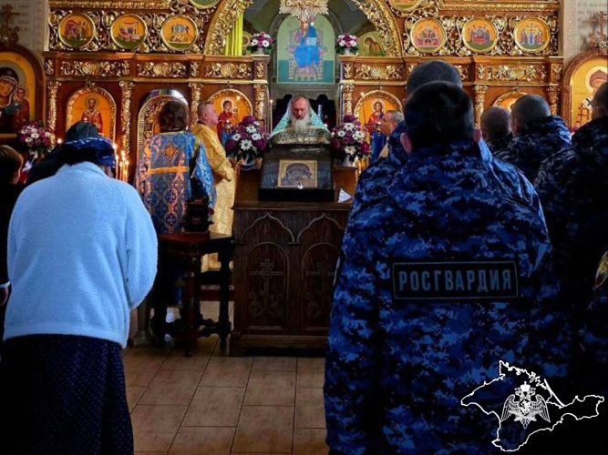 Росгвардейцы присоединились к молебну о памяти святого Георгия Победоносца в Крыму