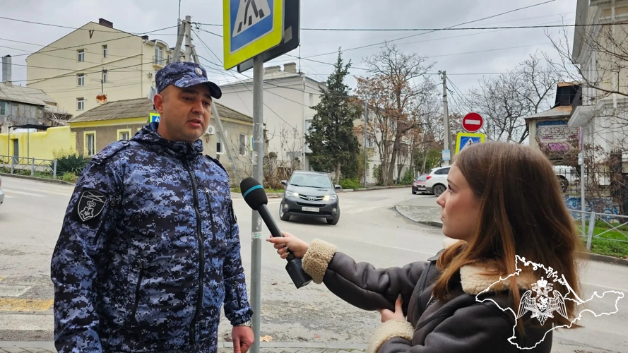 Журналистам новостного портала «ForPost», рассказали о тревожных кнопках на общественном транспорте