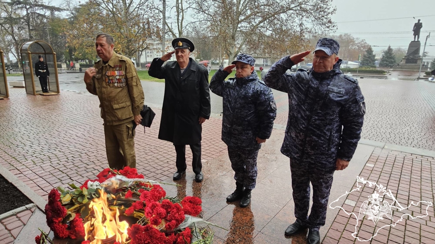 В Крыму и Севастополе росгвардейцы присоединились к мероприятиям, посвященным Дню Героев Отечества