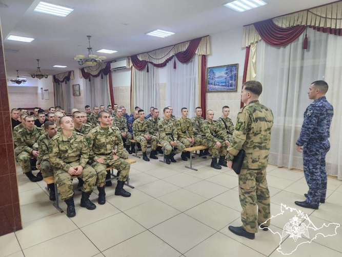 Мероприятие профессионального ориентирования провел севастопольский росгвардеец