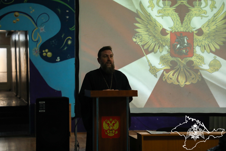 В Крыму росгвардейцы стали участниками встречи с представителями духовенства в честь празднования Крещения Господня