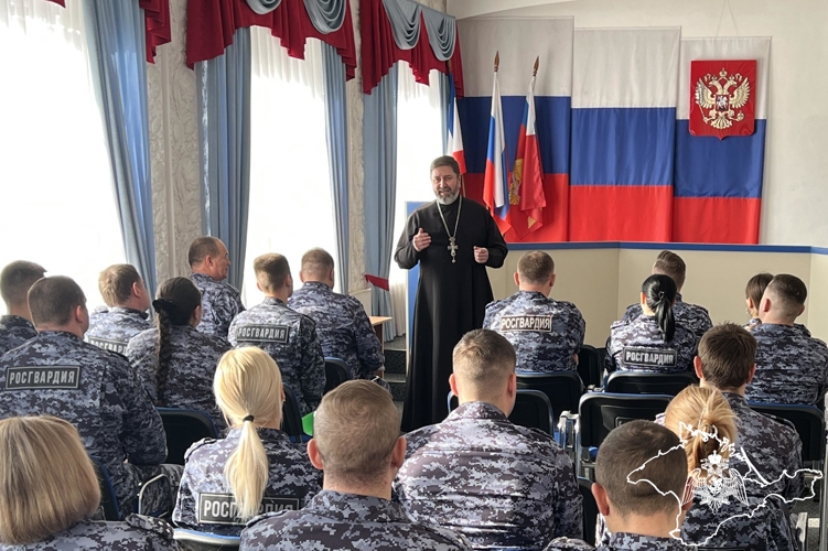 В Крыму росгвардейцы стали участниками встречи с представителями духовенства в честь празднования Крещения Господня