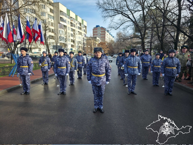 Росгвардейцы в Крыму и Севастополе отдали дань уважения россиянам, исполнявших воинский долг за пределами Отечества