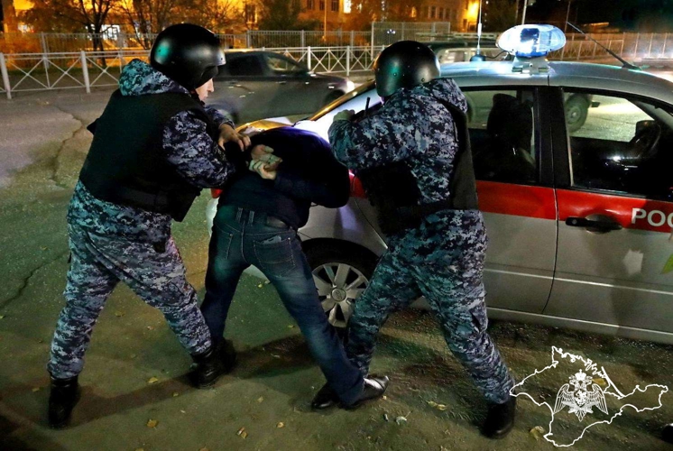 В Симферополе росгвардейцы задержали по горячим следам подозреваемого в краже
