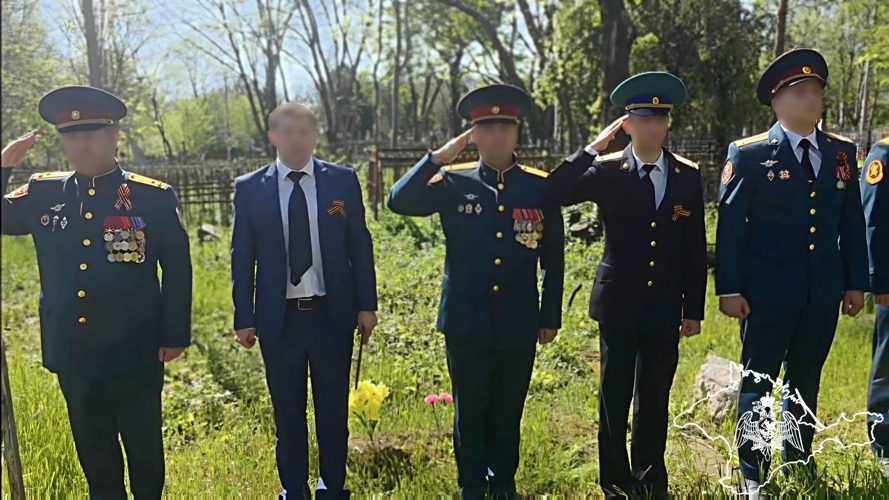 В Крыму сотрудники УФСБ России совместно с Росгвардейцами почтили память офицера комиссариата государственной безопасности