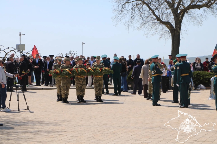 В Крыму и Севастополе росгвардейцы приняли участие в мероприятиях, посвященных 81-й годовщине Победы в Великой Отечественной войне (видео)