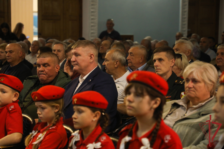 В Крыму при содействии Росгвардии проведены торжественные мероприятия, приуроченные к 59-й годовщине основания военного училища