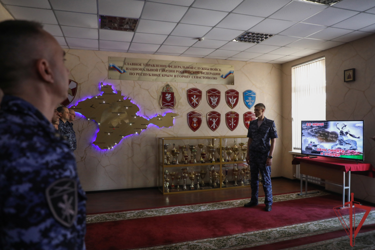 В Крыму росгвардейцы почтили память жертв Великой Отечественной войны