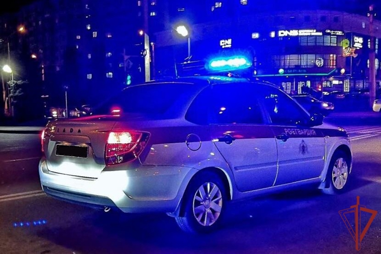 В Симферополе росгвардейцы задержали подозреваемого в умышленном повреждении чужого имущества