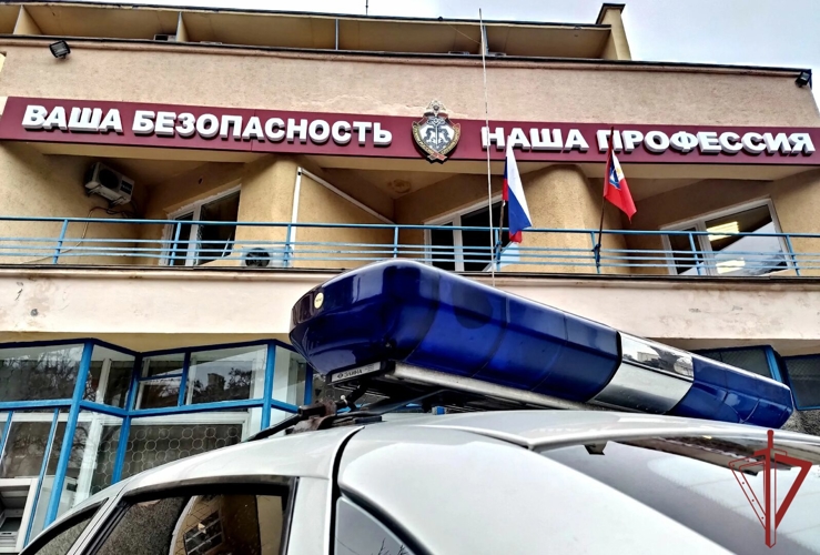Росгвардейцы задержали нарушительницу общественного порядка в Севастополе
